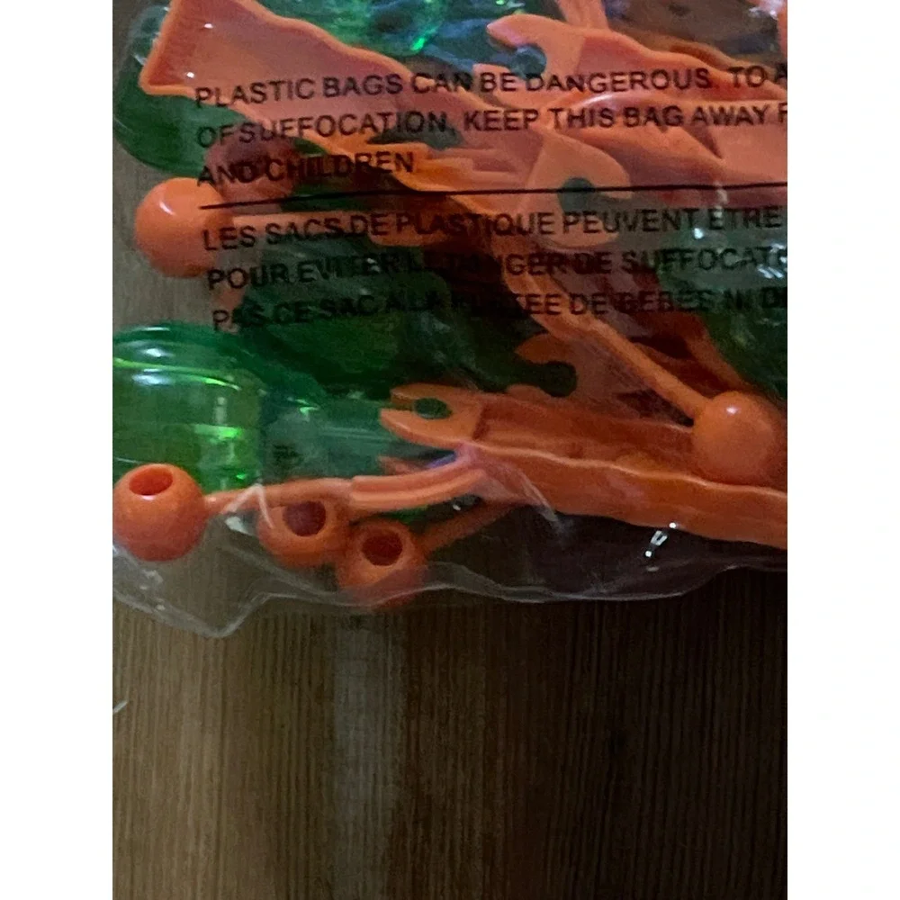 Walmart Party Favor Rattler 12 Count Orange Green Plastic Noisemakers 280L-HT-12
